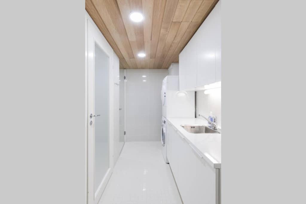 Sleek And Spacious 3 Bedroom Apartment In City Centre Гельсінкі Екстер'єр фото