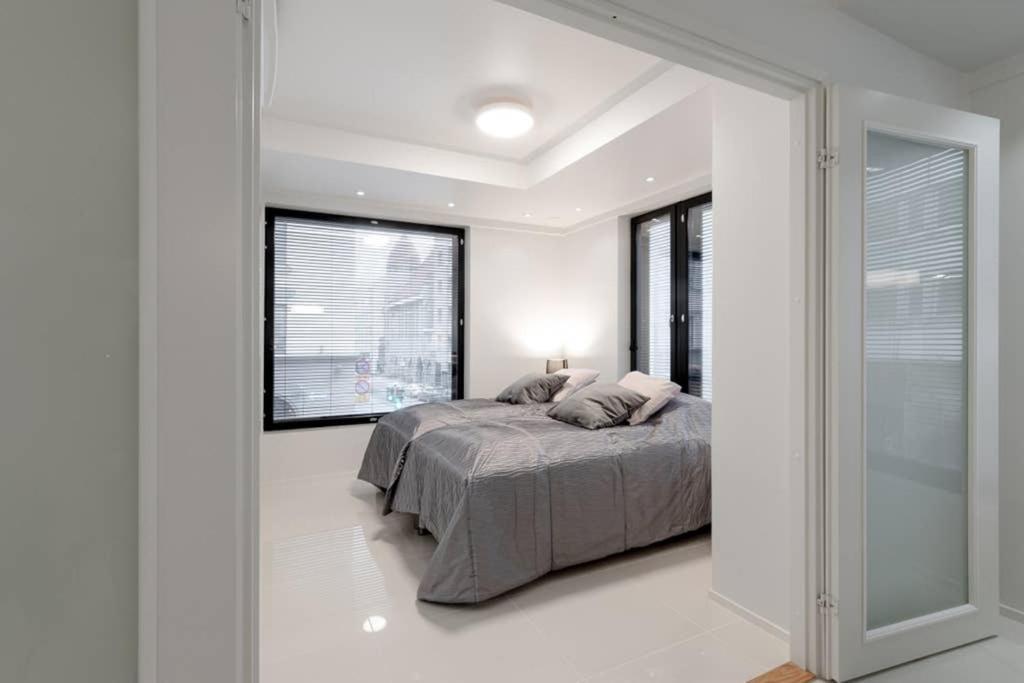 Sleek And Spacious 3 Bedroom Apartment In City Centre Гельсінкі Екстер'єр фото