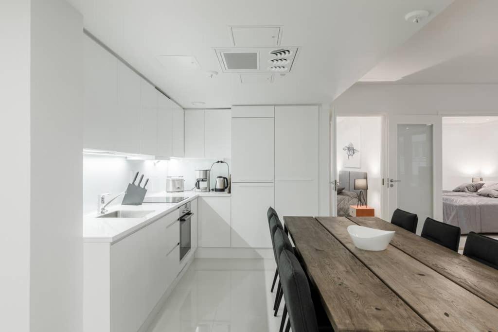 Sleek And Spacious 3 Bedroom Apartment In City Centre Гельсінкі Екстер'єр фото